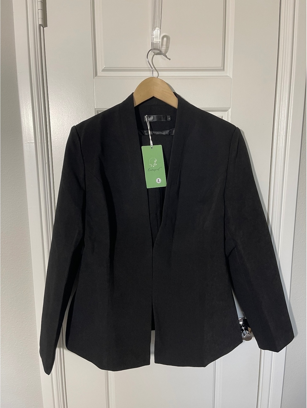 Women’s Pant Suits Size LG Black 2 Pieces W424